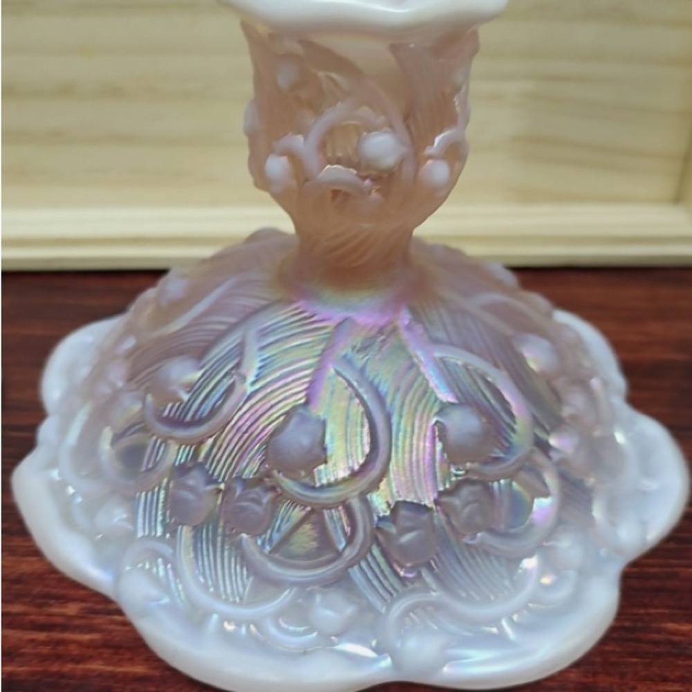 Fenton Pink Iridescent Lily of the Valley Vase - Picture 4 of 6